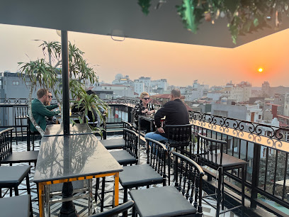 Midnight Skybar Cocktail bar in Ha Noi - exterior