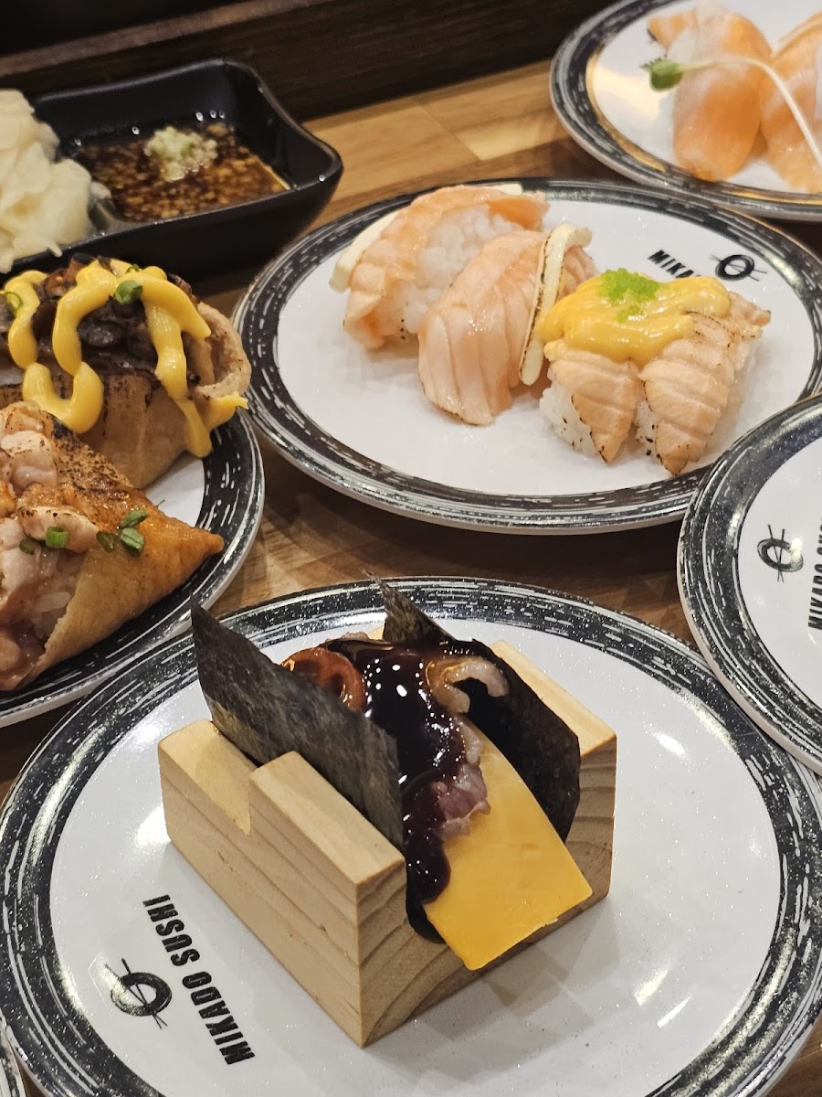 Mikado Sushi Thảo Điền[미카도 스시 타오디엔] photo 2 in Thao Dien