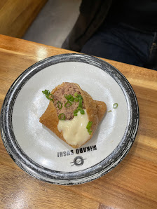 Fried Spring Roll with Creamy Sauce and Minced Meat