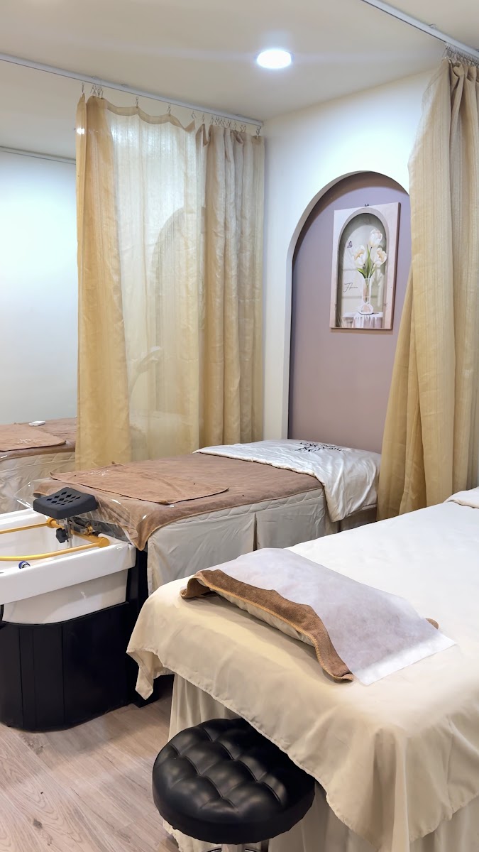 MILK SKIN BEAUTY | Spa Nặn Mụn Gần Đây | Gội Đầu Dưỡng Sinh Gần Đây | Spa Gần Đây in Saigon