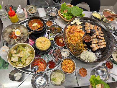 Communal Vietnamese Feast