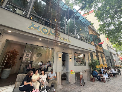 Mom's Juice Bar Cafe in Ha Noi - exterior