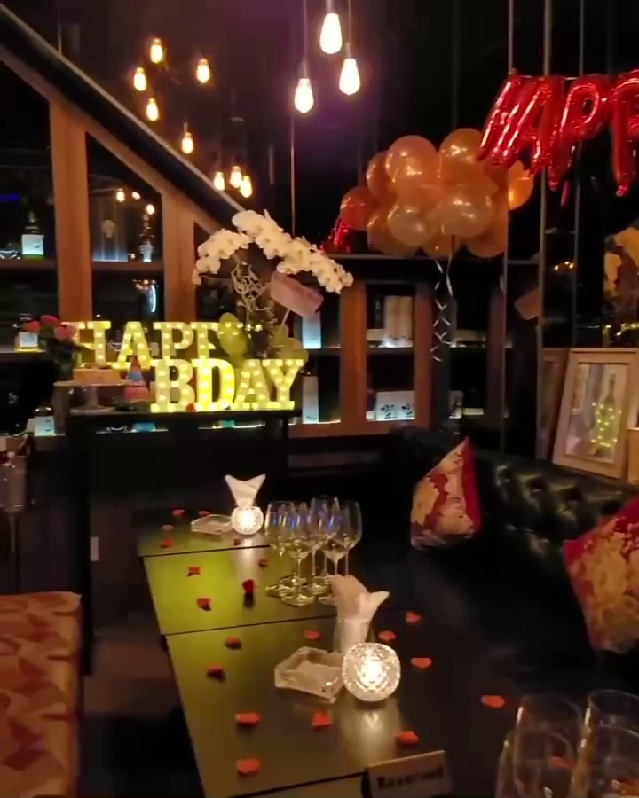 Movers and Shakers - Wine & Cocktail Bar photo 6 in Thao Dien