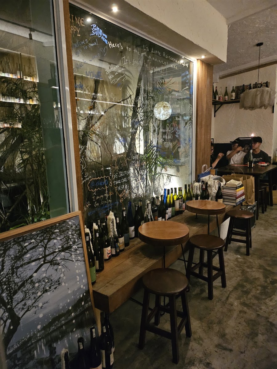 Mowe Wine Space photo 3 in Thao Dien
