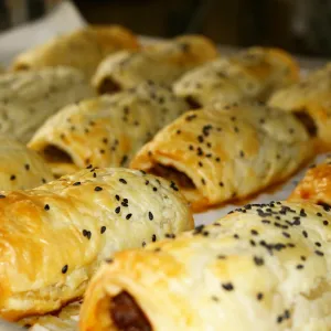 Beef Sausage Roll (2 Pieces)