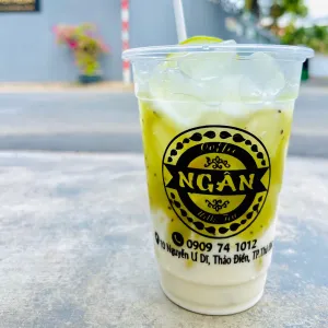 Kiwi yogurt at Ngân Coffee in Thao Dien