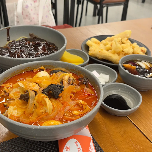 Nhà hàng BLUE DRAGON Korean restaurant in Ho Chi Minh City - exterior