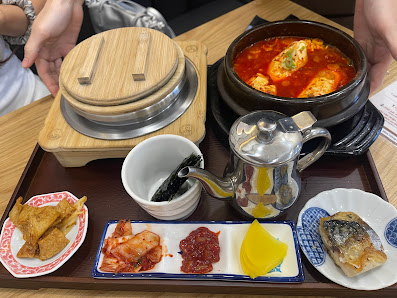 Vietnamese Hot Pot Meal