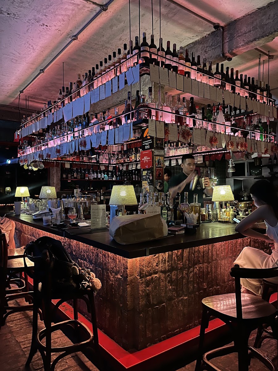 Off-dry Cocktail & Wine Bar photo 7 in Thao Dien