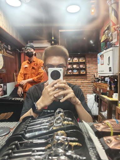 Đông Tây Barber Shop Thao Dien photo 5 in Thao Dien