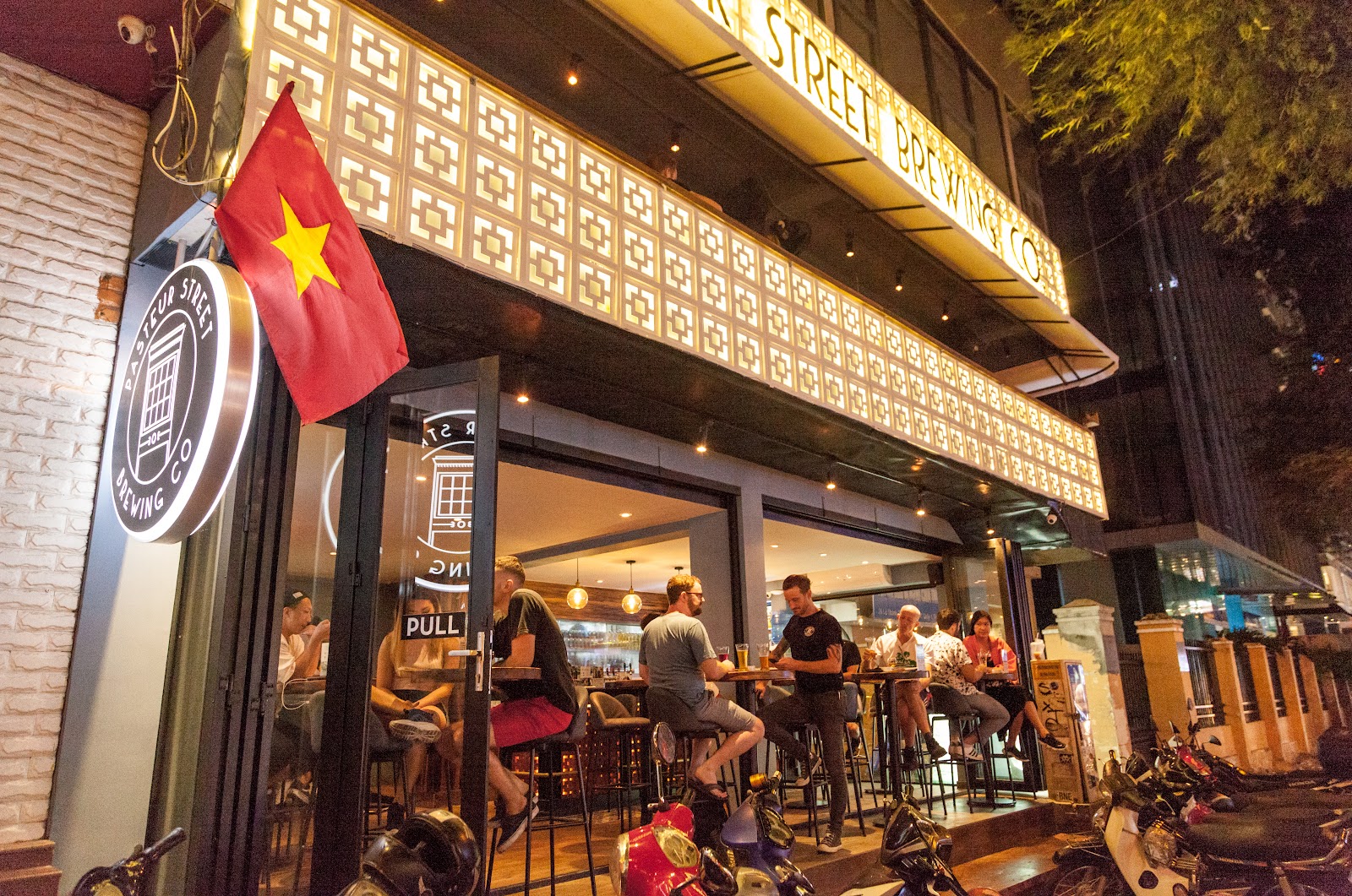 Pasteur Street Craft Beer Le Thanh Ton - Bar in Thao Dien