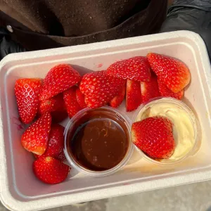 Strawberry, Chocolate and Vanilla Whipping Cream