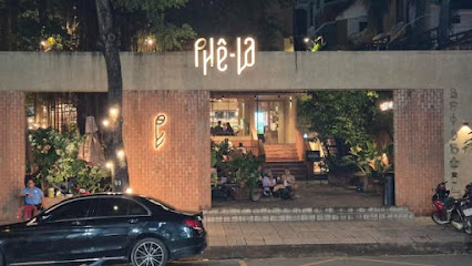 Phê-La Coffee shop in Thao Dien - exterior