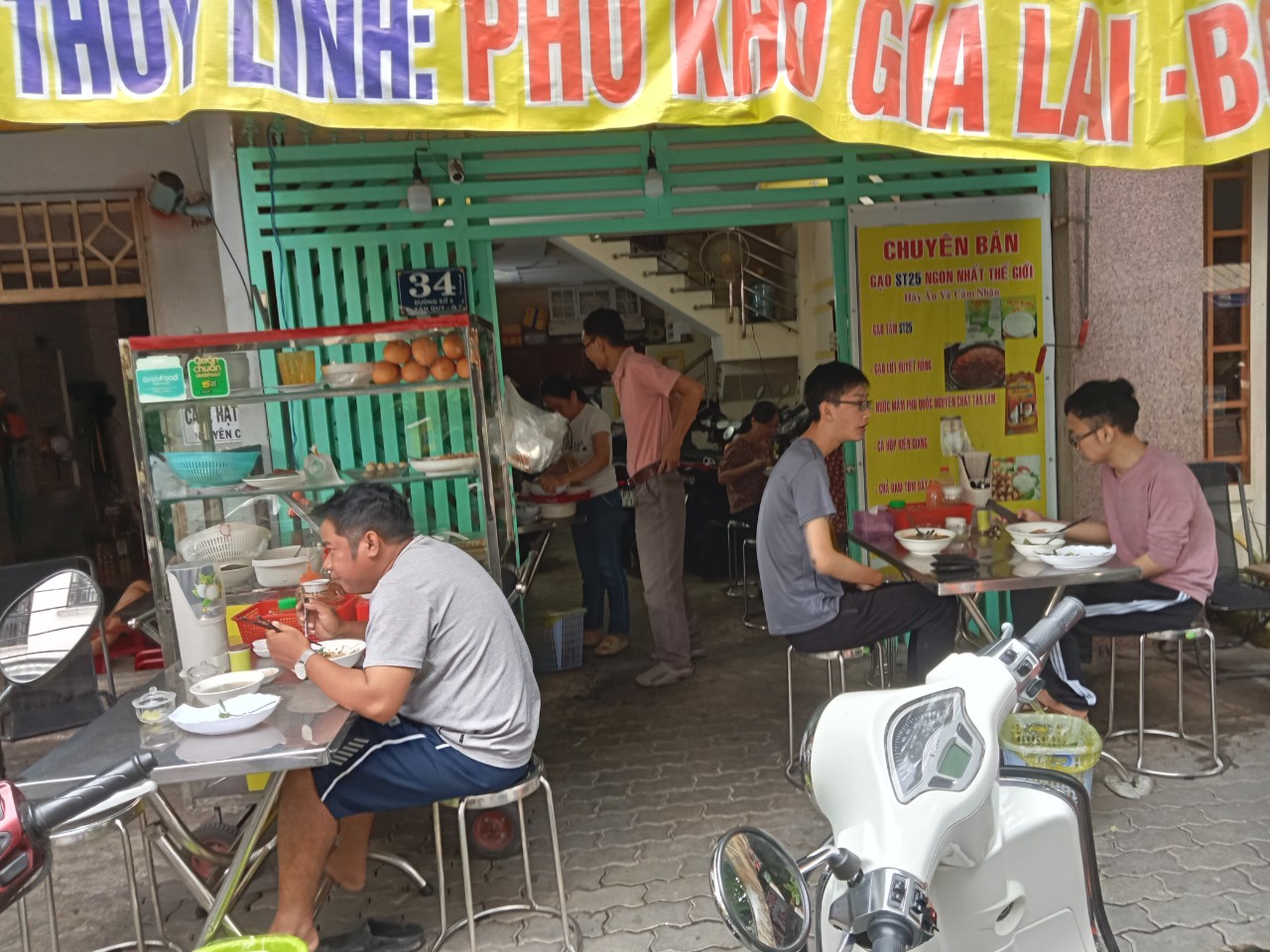 Phở khô Gia Lai Thùy Linh - Bistro in Thao Dien