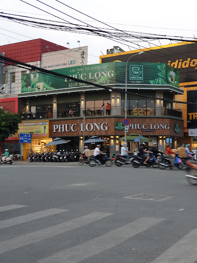 Phúc Long Cafe in Ho Chi Minh City - exterior