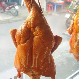 Whole roasted duck, unchopped at Phương Thảo Bakery