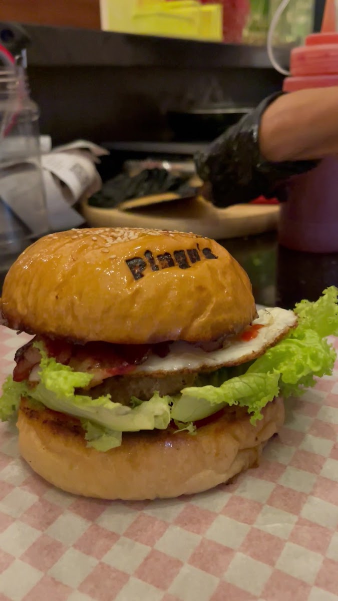 Pingu's Burger - American in Thao Dien