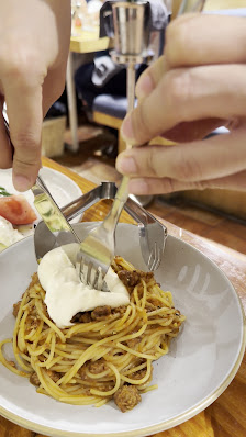 Spaghetti with Cream and Meat