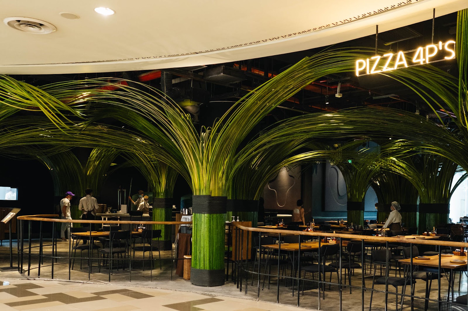 Pizza 4P's SC Vivo City in Saigon