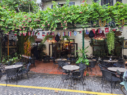 Puku Cafe & Bar Restaurant in Ha Noi - exterior