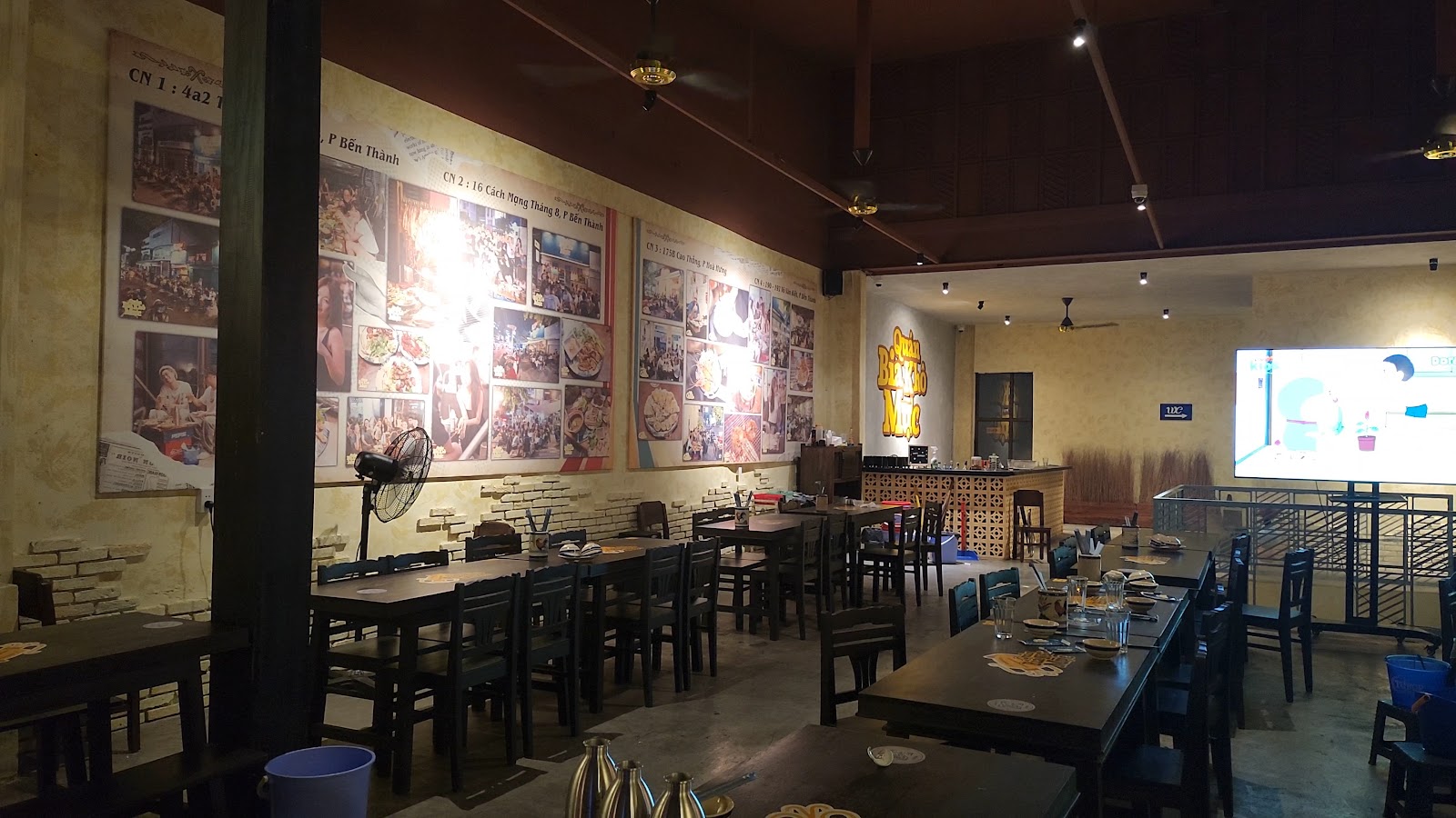 Quán Bia Khô Mực - 192 Võ Văn Kiệt, Q1 - Brewpub in Thao Dien