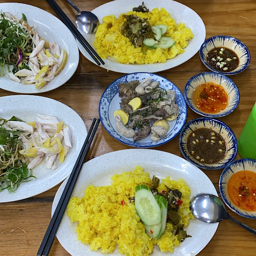 Quán Cơm Gà, Mẹt, Gỏi - Gà Ta Ngon Số 1 - Chi Nhánh 386 Lê Văn Sỹ, Phường 14, Quận.3 photo 4 in Thao Dien