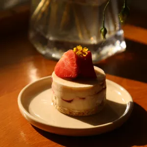 Strawberry Swirl Cheesecake (included VAT)