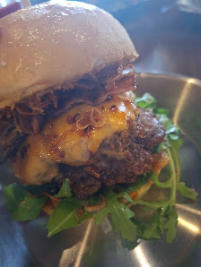 Red's Burger Vệ Hồ photo 3 in Thao Dien