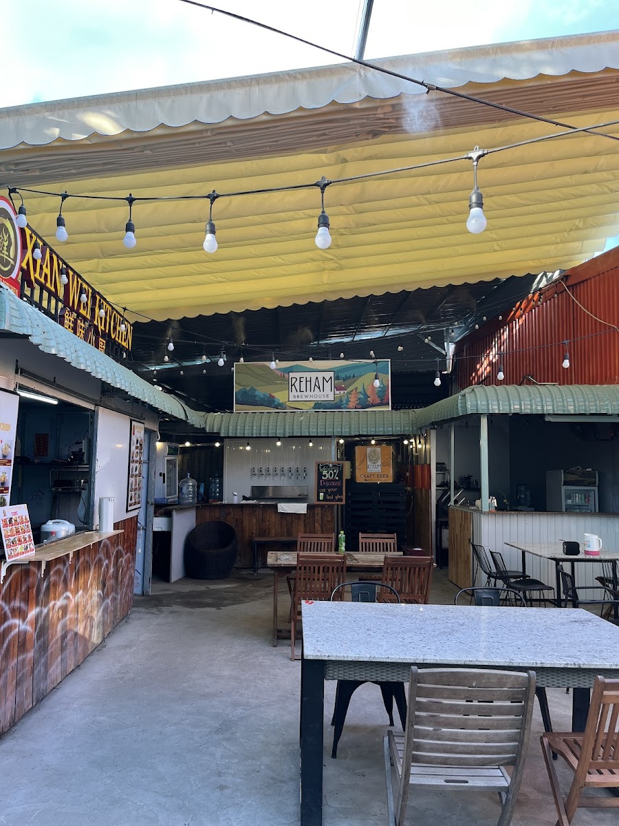 Reham Thao Dien Beer Stand - Local Craft Beer photo 3 in Thao Dien