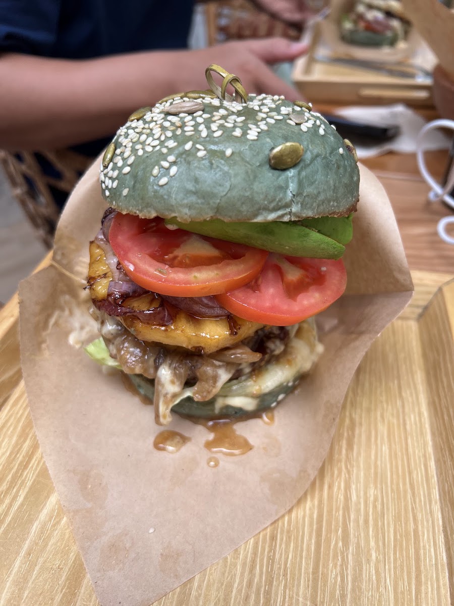 Roots Plant-based Cafe - Hẻm 41 Xuan Thuy photo 5 in Thao Dien