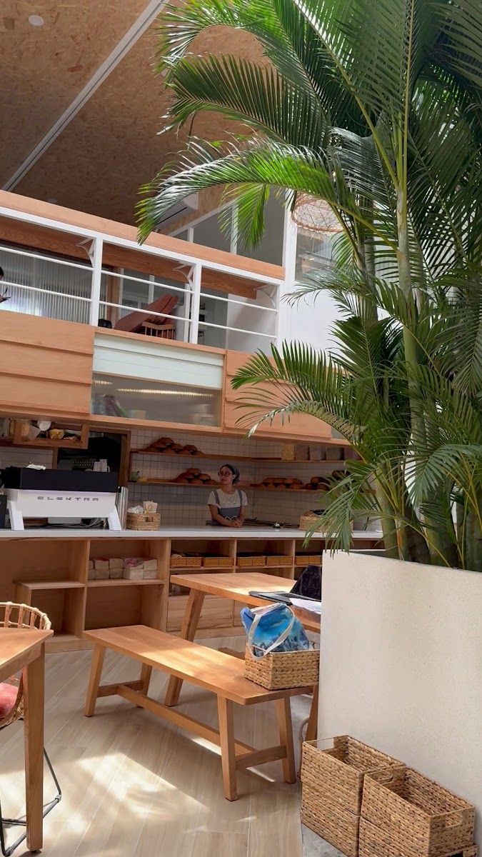 Roots Plant-based Cafe - Hẻm 41 Xuan Thuy photo 6 in Thao Dien