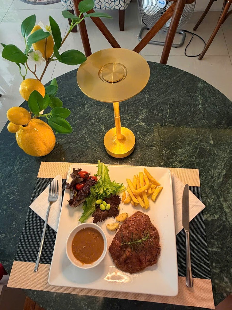 Rosy Cafe & Bistro in Thao Dien