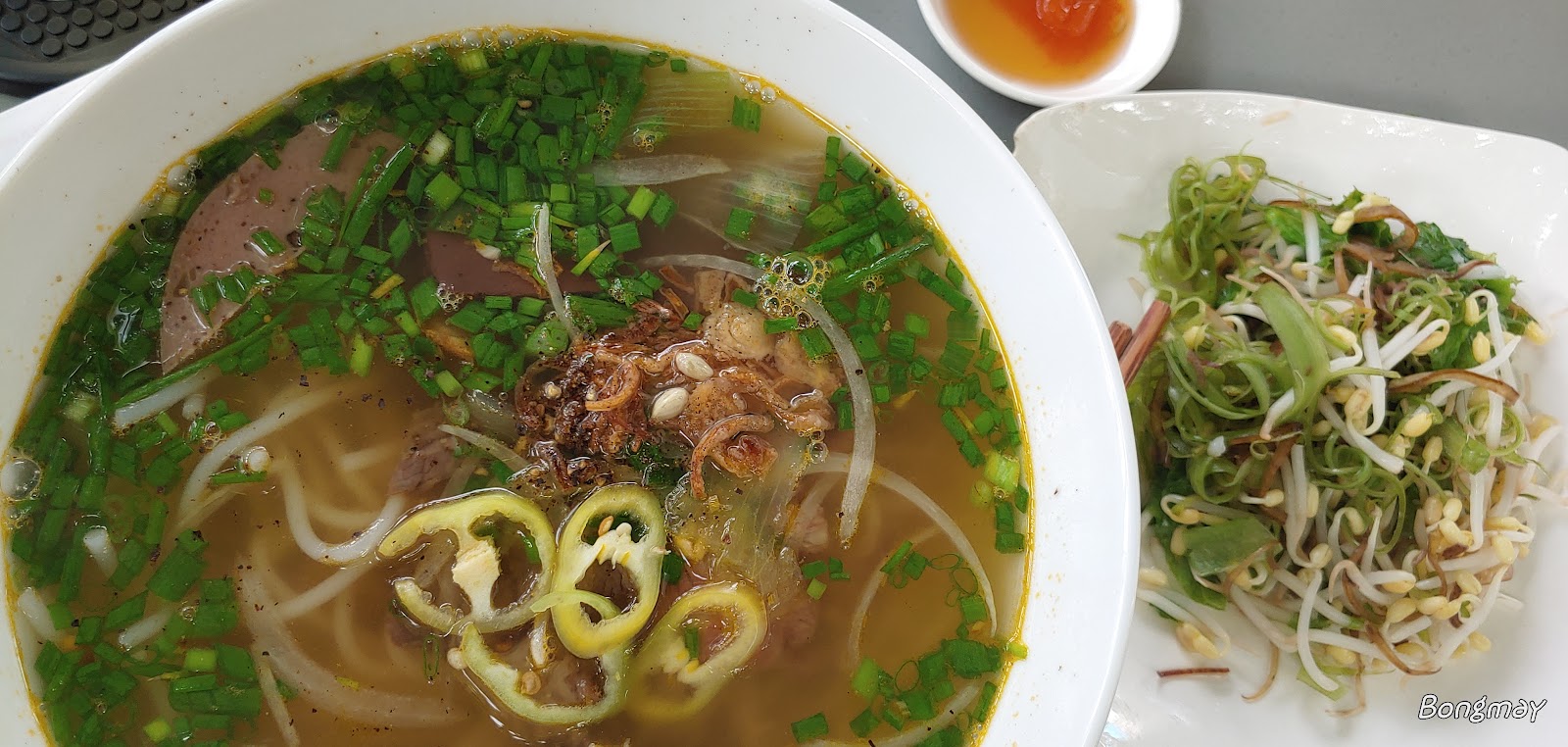 Rửa Xe Ô Tô & Bảo Dưỡng Xe Ô Tô - Win Coffee - Cafe in Thao Dien