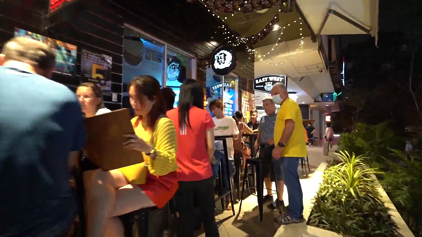 Saigon Craft Bar Tay Ta - Bar & Grill in Thao Dien