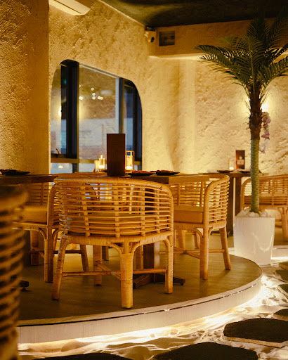 Sapiens House - SIZZLING LAVA BURGERS & CAFE photo 8 in Thao Dien