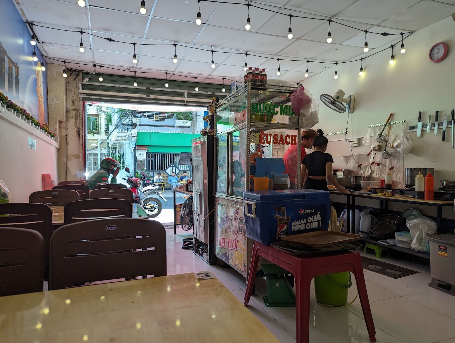 Cơm Gà Hải Nam Yummy - Trần Não photo 3 in Thao Dien