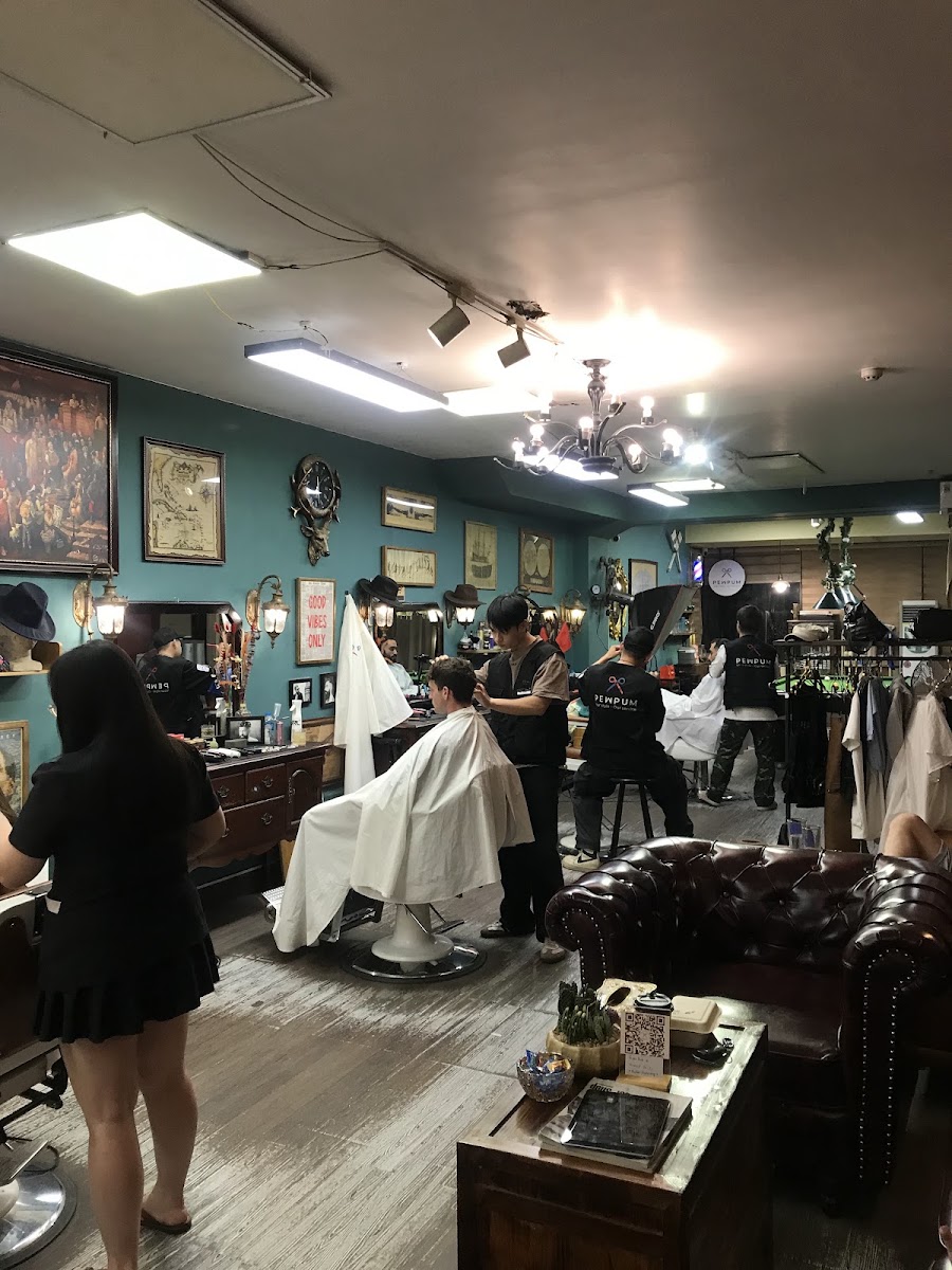 PEWPUM BARBERSHOP - Classic Barbershop Hanoi photo 6 in Ha Noi