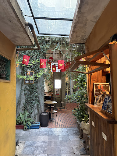 Tranquil Books & Coffee - 5 Nguyễn Quang Bích photo 4 in Ha Noi