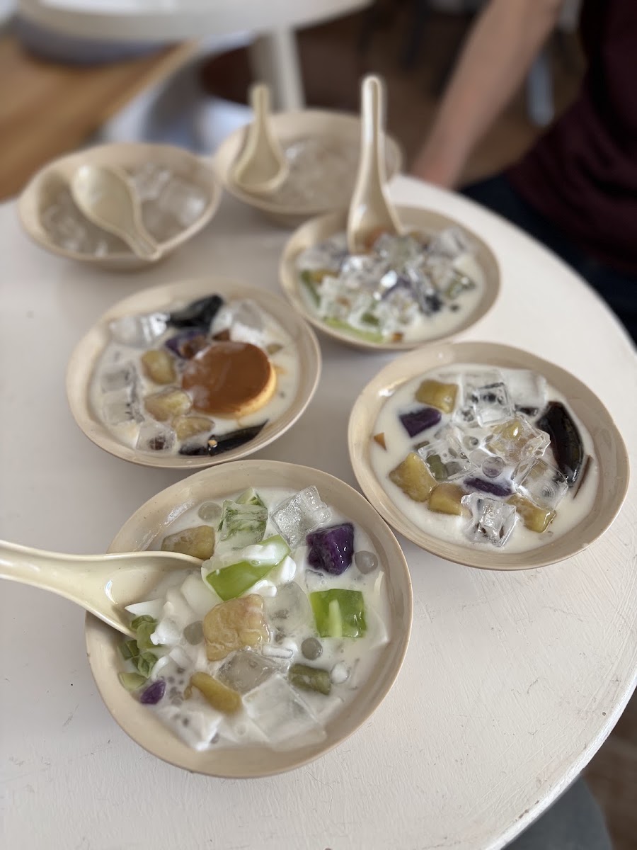 Y Lan Dessert Shop photo 3 in Thao Dien