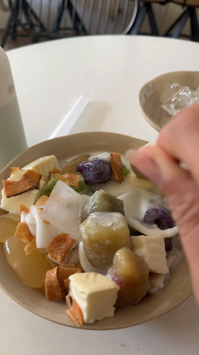 Y Lan Dessert Shop photo 4 in Thao Dien