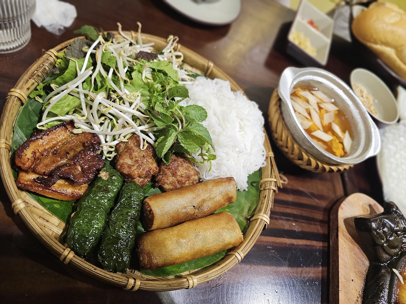 Vị Nguyên Vietnamese Restaurant & Vegetarian Food Hanoi Old Quarter photo 8 in Ha Noi