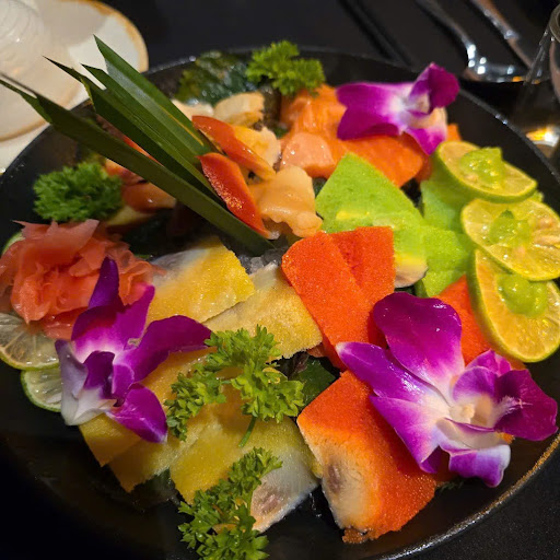 SkyOn9 Rooftop Bar - Hoan Kiem photo 8 in Ha Noi