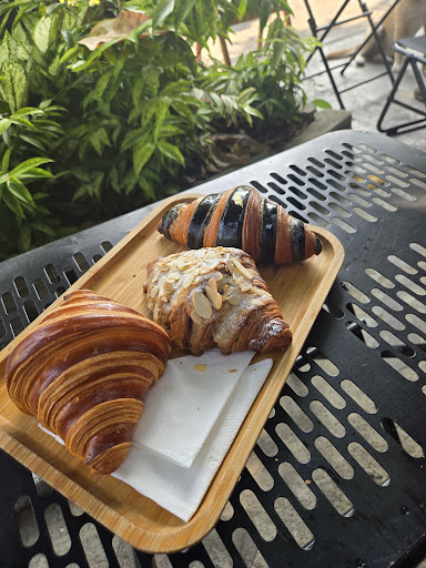 Tywi B. - House of Croissants & Baguettes photo 7 in Thao Dien