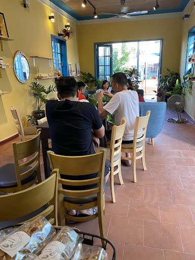Avos and Mango Coffee Shop photo 3 in Thao Dien