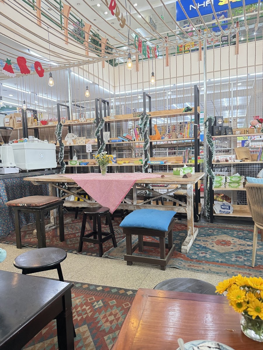 Sharon Bakery and Cafe - An Phu Supermarket photo 7 in Thao Dien