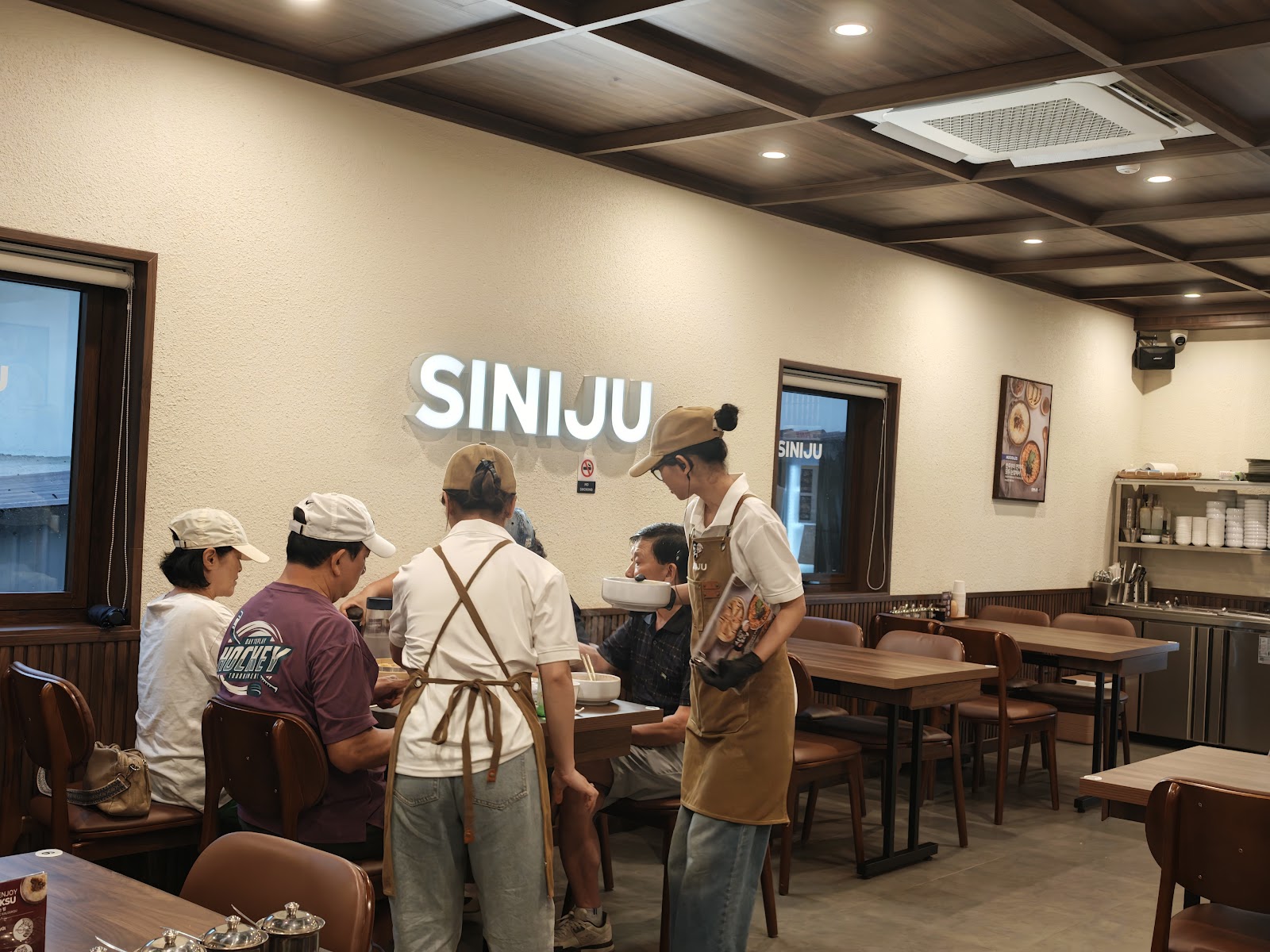 Siniju Thảo Điền - 신의주 타오디엔 photo 5 in Thao Dien
