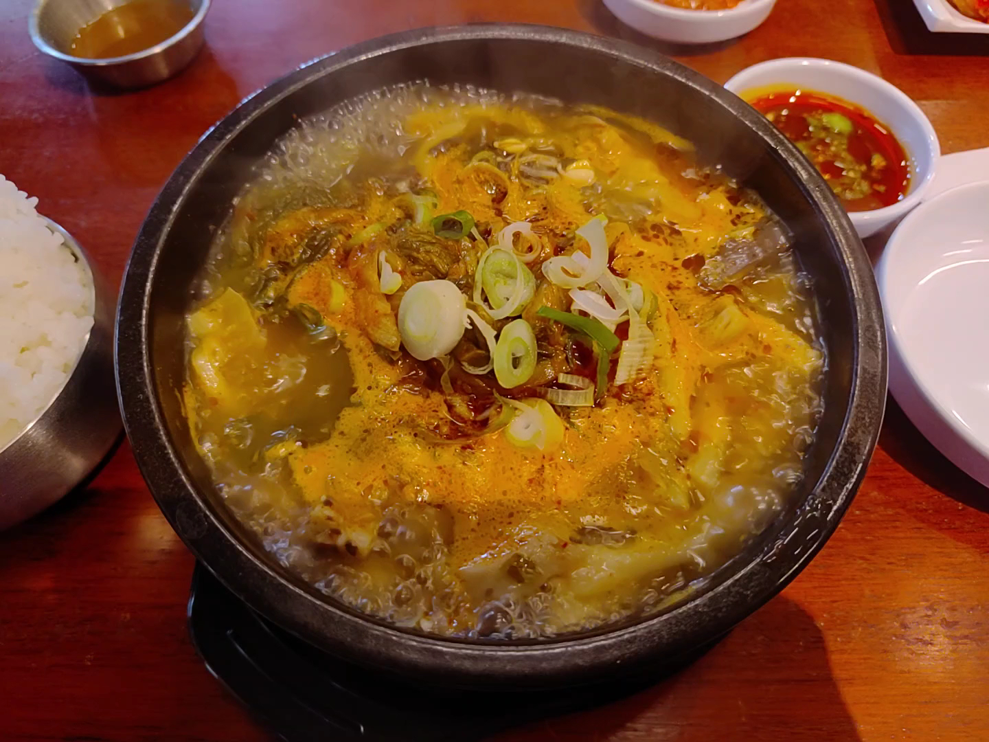 Sinsa 신사양평해장국 - Korean restaurant on Xuan Thuy, Thao Dien