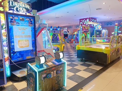 Sip N Play [Board & Video Games Bar] photo 4 in Thao Dien
