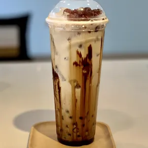 FRESH MILK WITH BLACK SUGAR PEARLS (700ML) at SIPSY