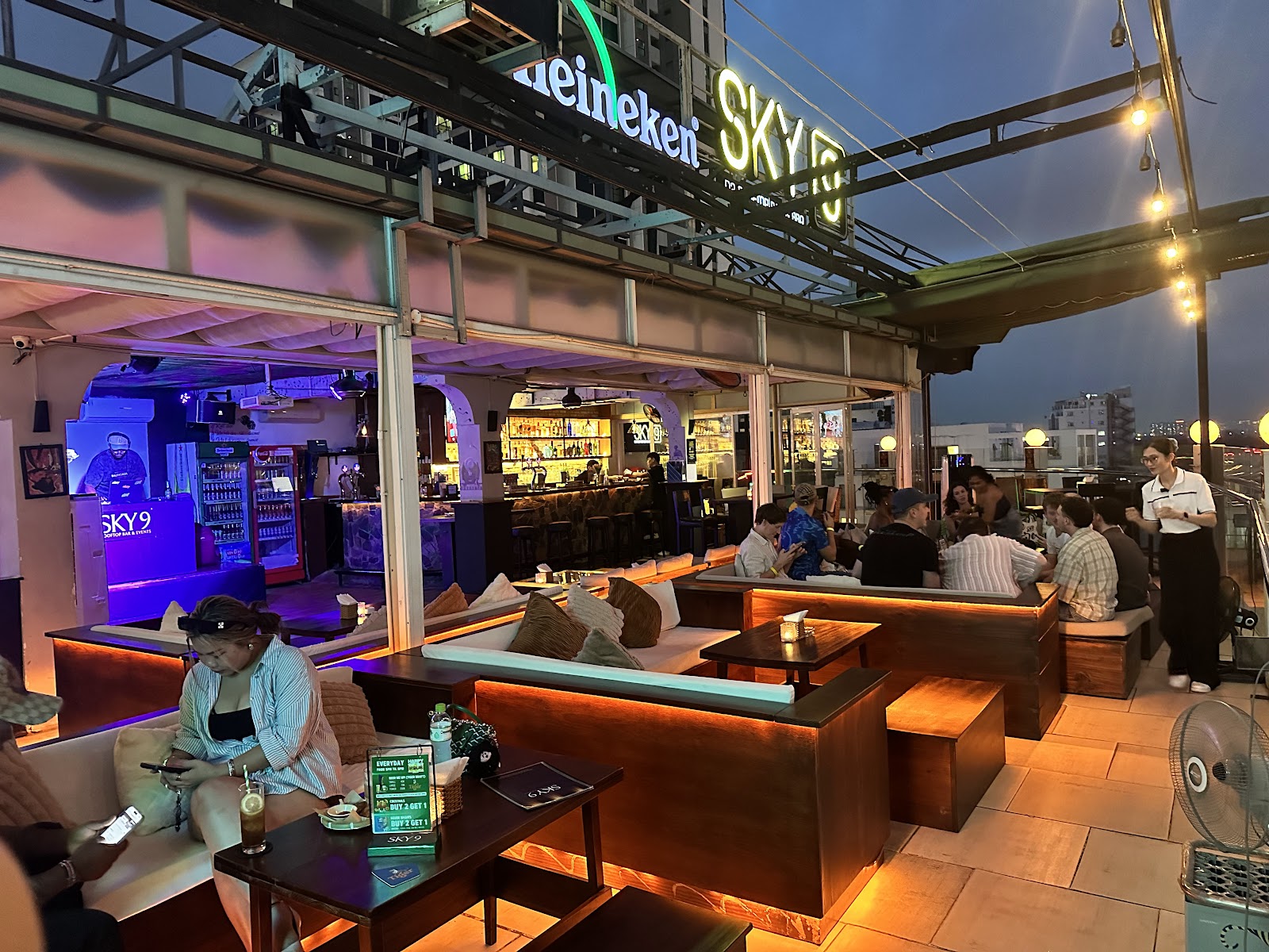 Sky 9 Bar Saigon photo 6 in Thao Dien